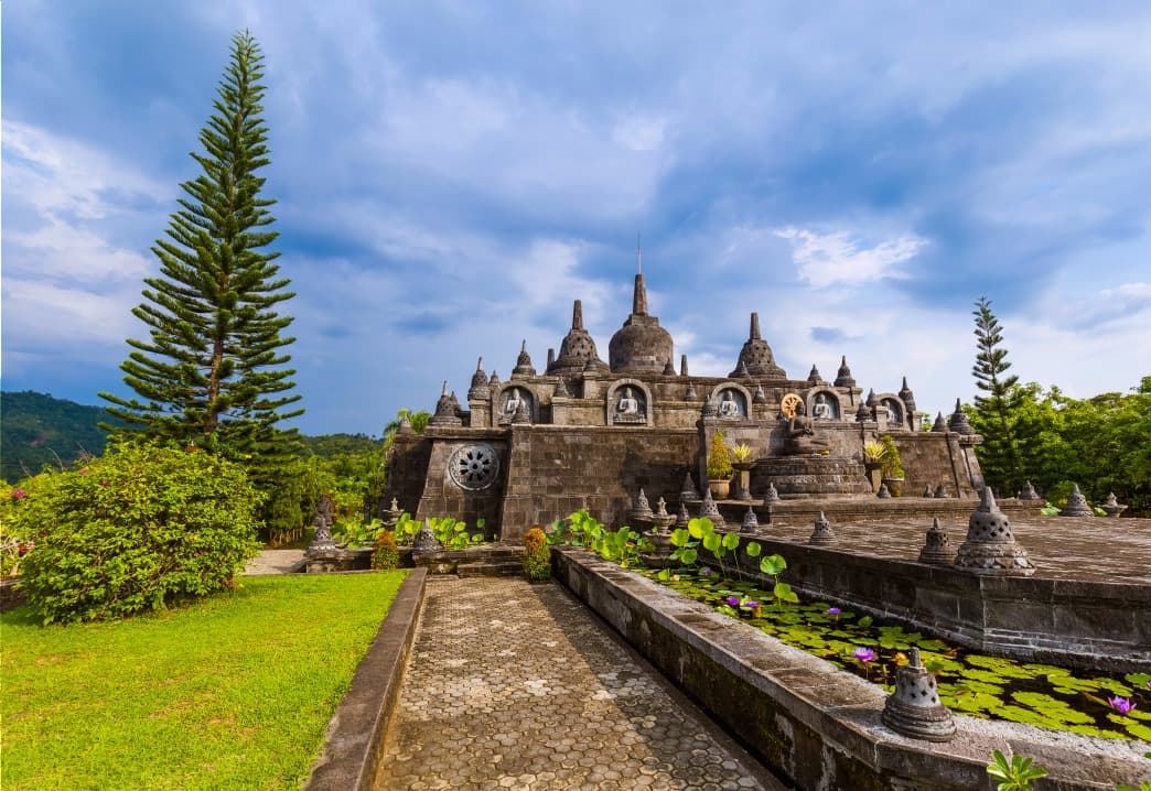 Bali Beyond the Beaten Path: Discovering Balinese Temples Away from Tourist Crowds