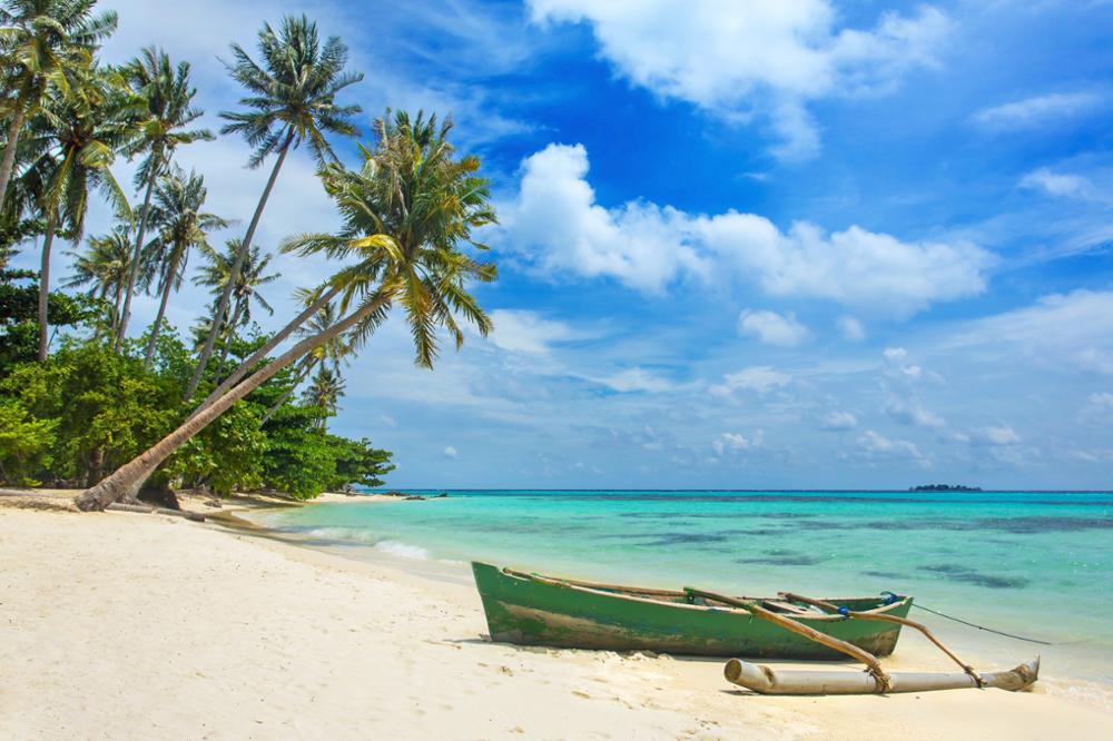The 5 most beautiful beaches in Java for relaxing: Fifty shades of blue