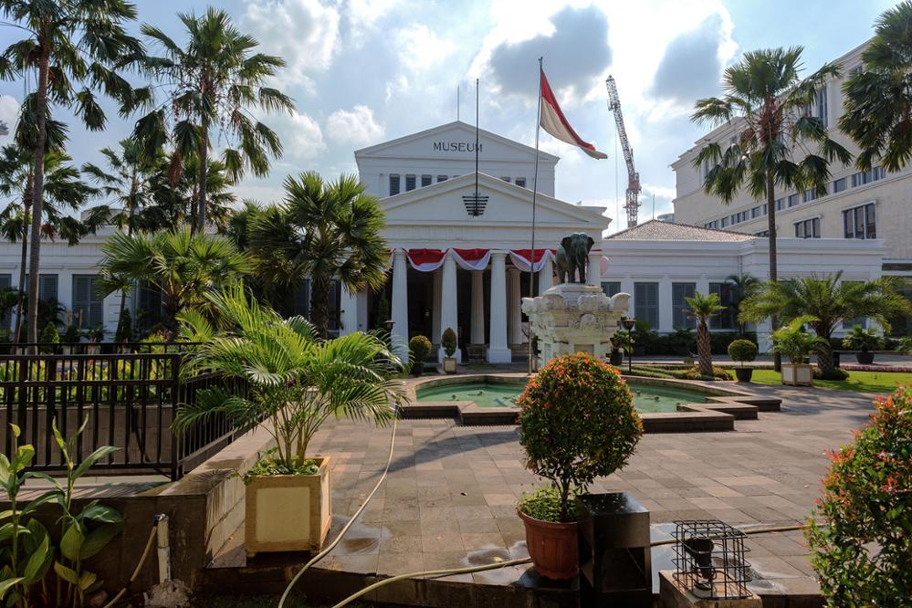 Discover the key monuments of Jakarta
