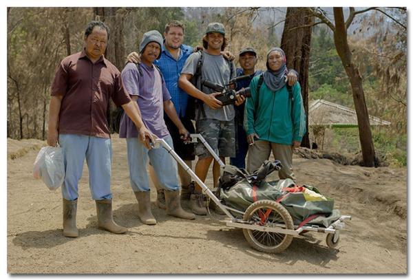 Kawah Ijen and his sulfur bearers