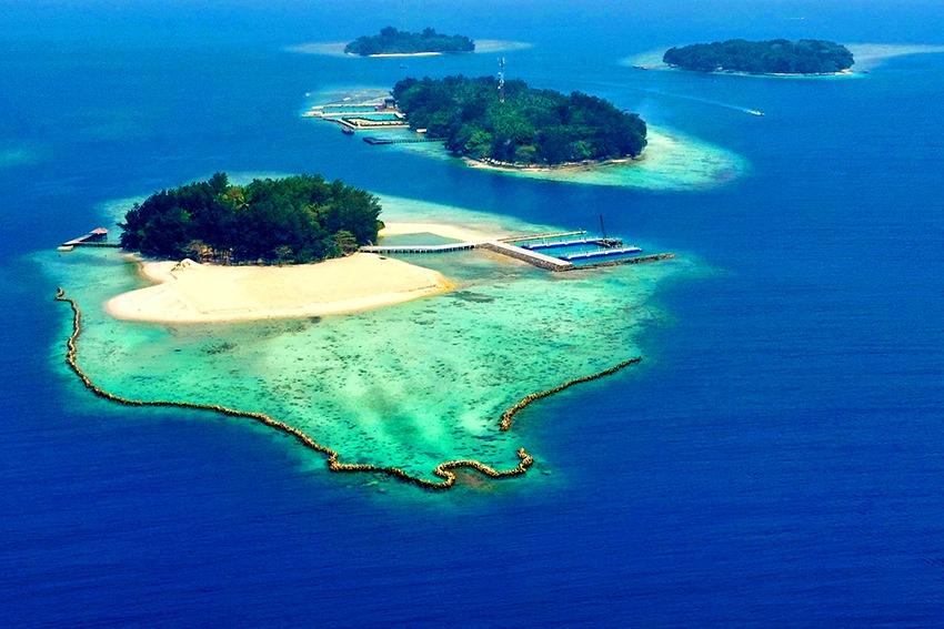 The 5 most beautiful beaches in Java for relaxing: Fifty shades of blue