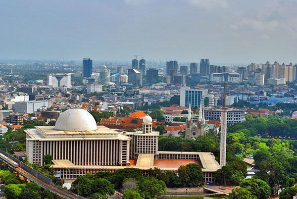 Discover the key monuments of Jakarta