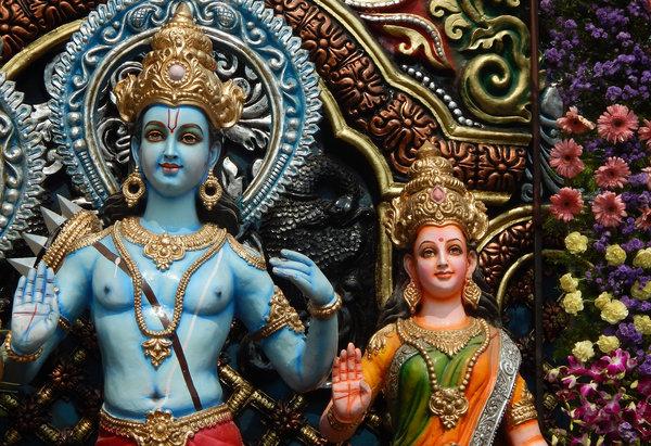 Rama et Sita, photo © hyderabad India via Shutterstock