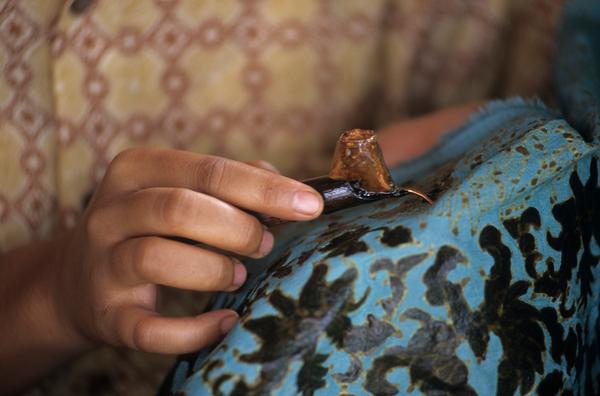 Fabrication de batik à Yogyakarta, photo © Shutterstock